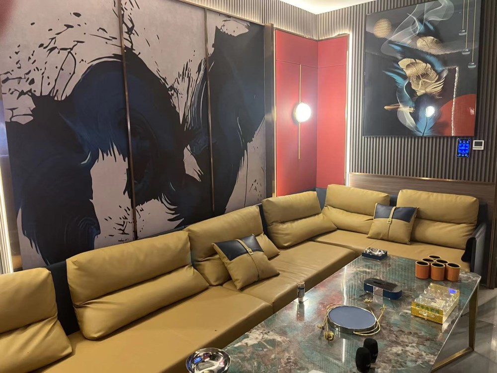 杭州V7国际娱乐会所高薪诚聘酒水促销精英，优厚待遇+晋升空间，速来加入！