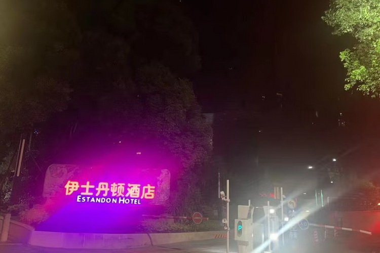 【桂林豪门夜宴KTV高薪聘佳丽】报销机票